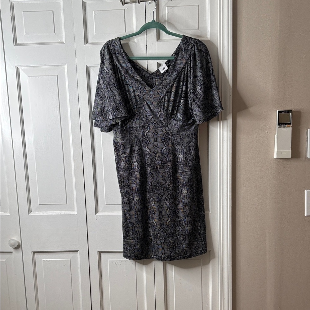 CAbi Black and White Short Sleeve V-Neck Dress